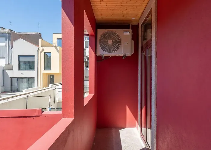 Host Wise - Modern Comfy Flat *