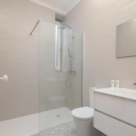 Host Wise - Modern Comfy Flat Apartman