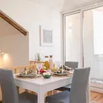 Host Wise - Modern Comfy Flat