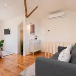 Host Wise - Modern Comfy Flat Oporto