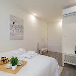 Host Wise - Modern Comfy Flat Lägenhet