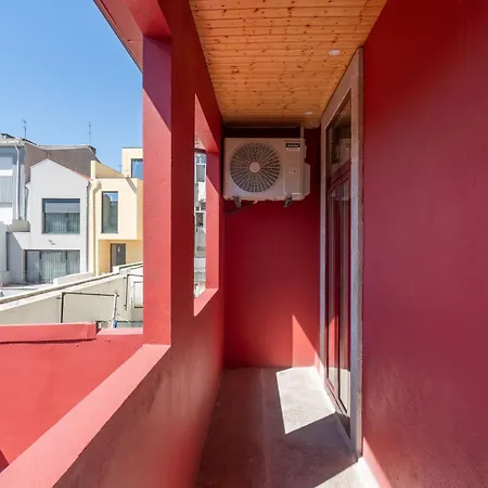 Host Wise - Modern Comfy Flat *