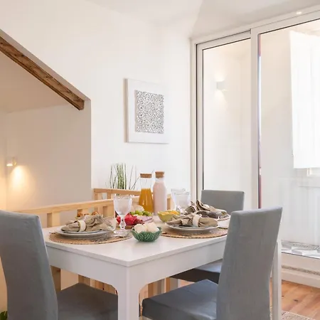 Host Wise - Modern Comfy Flat