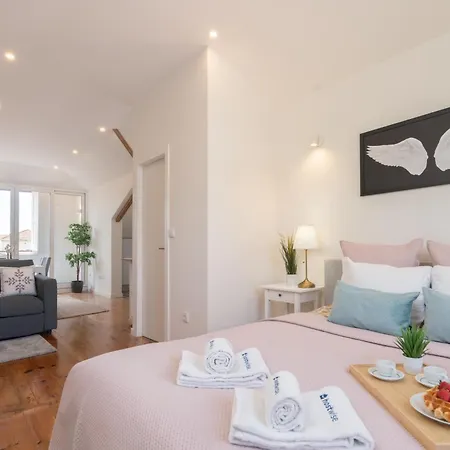 Host Wise - Modern Comfy Flat Apartament