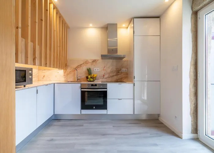 Host Wise - Modern Comfy Flat